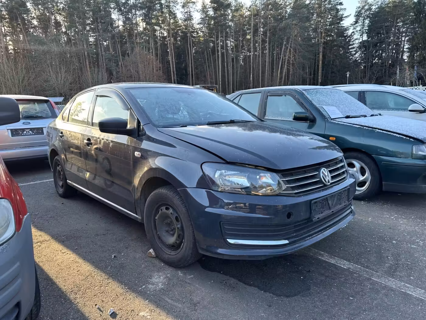Volkswagen Polo Sedan фото 2