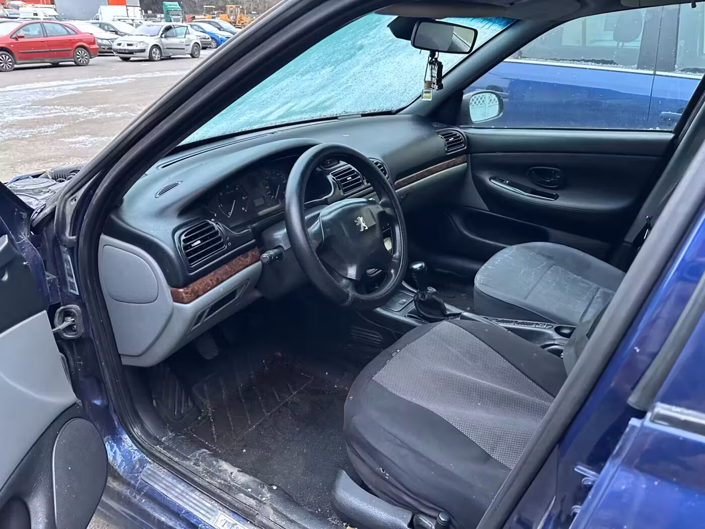 Peugeot 406 фото 7