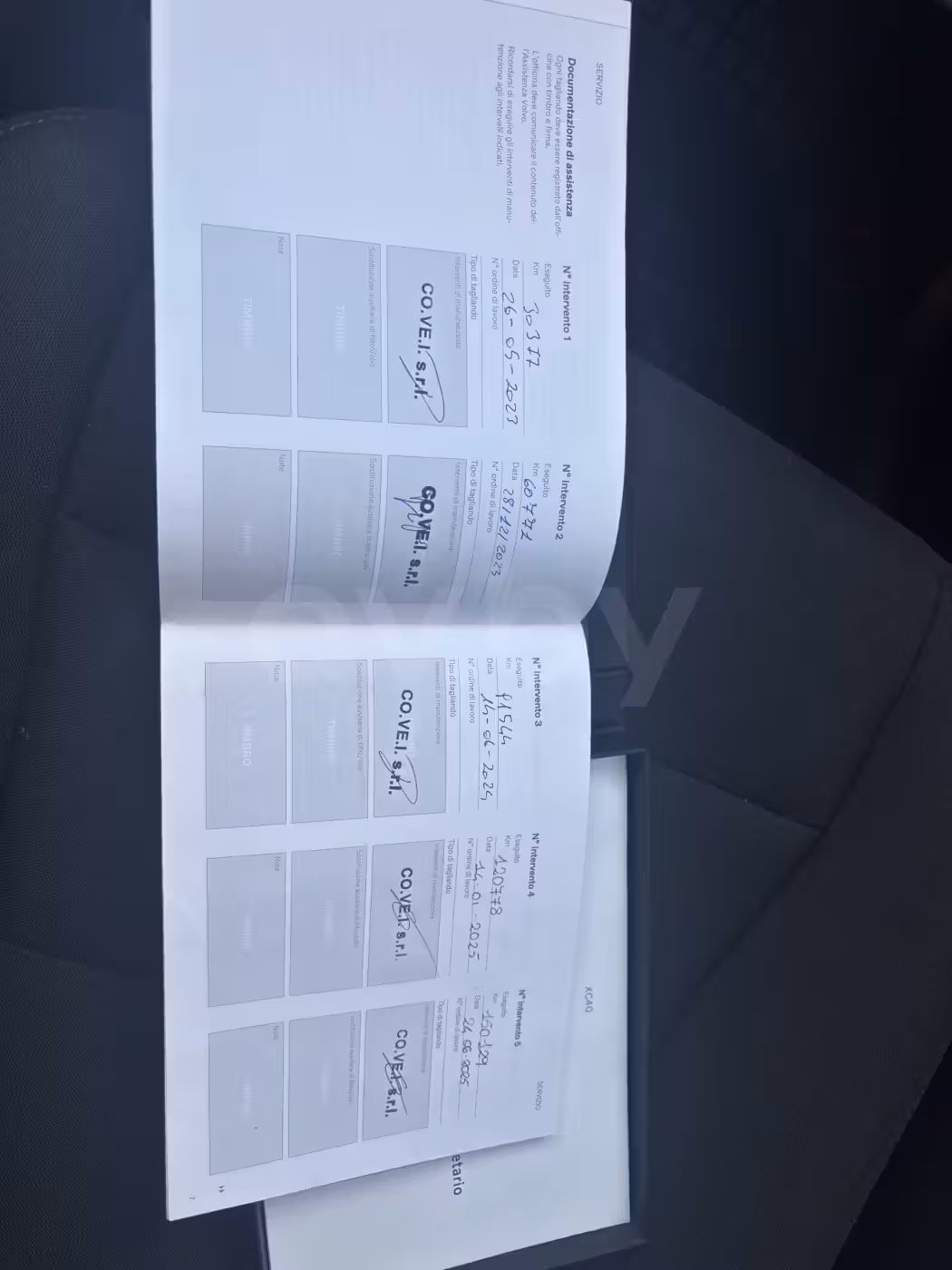 Volvo XC40 фото 15