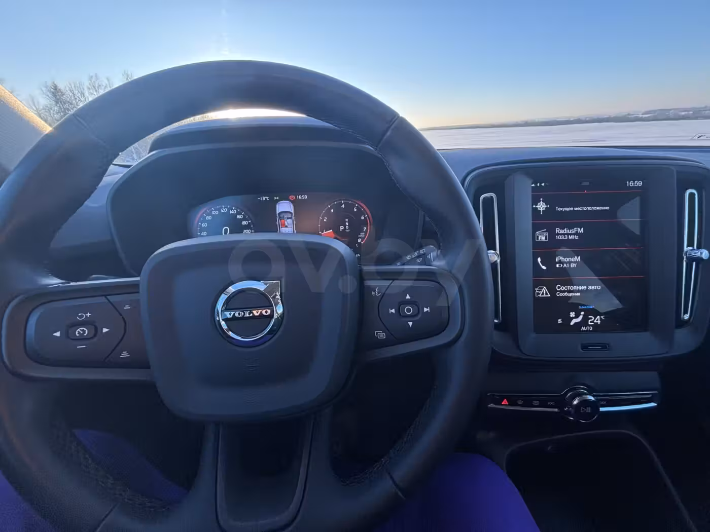 Volvo XC40 фото 8