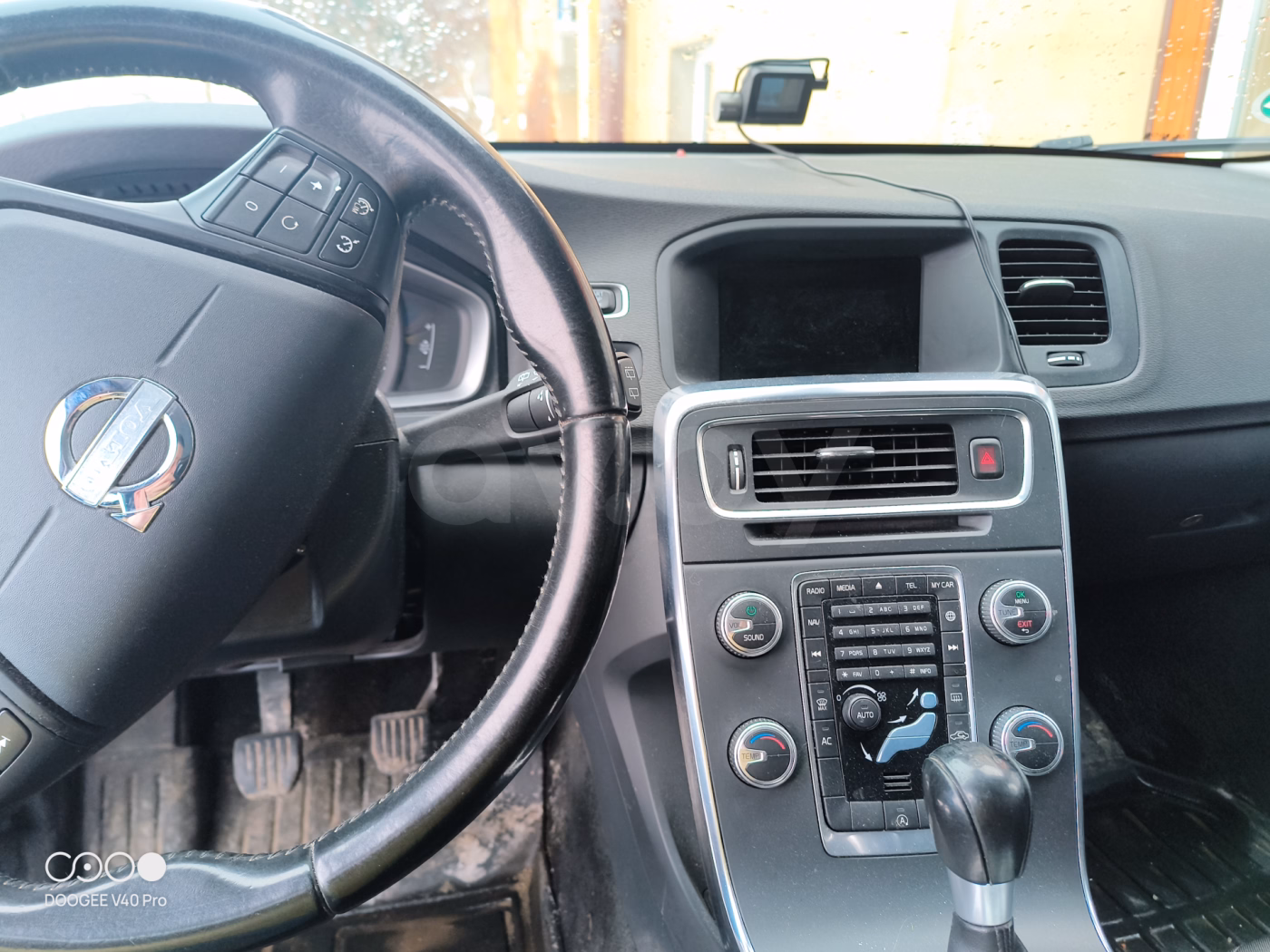 Volvo V60 фото 8