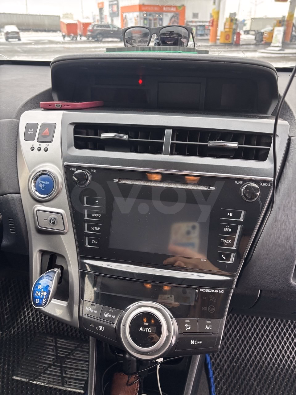 Toyota Prius V(+) фото 7