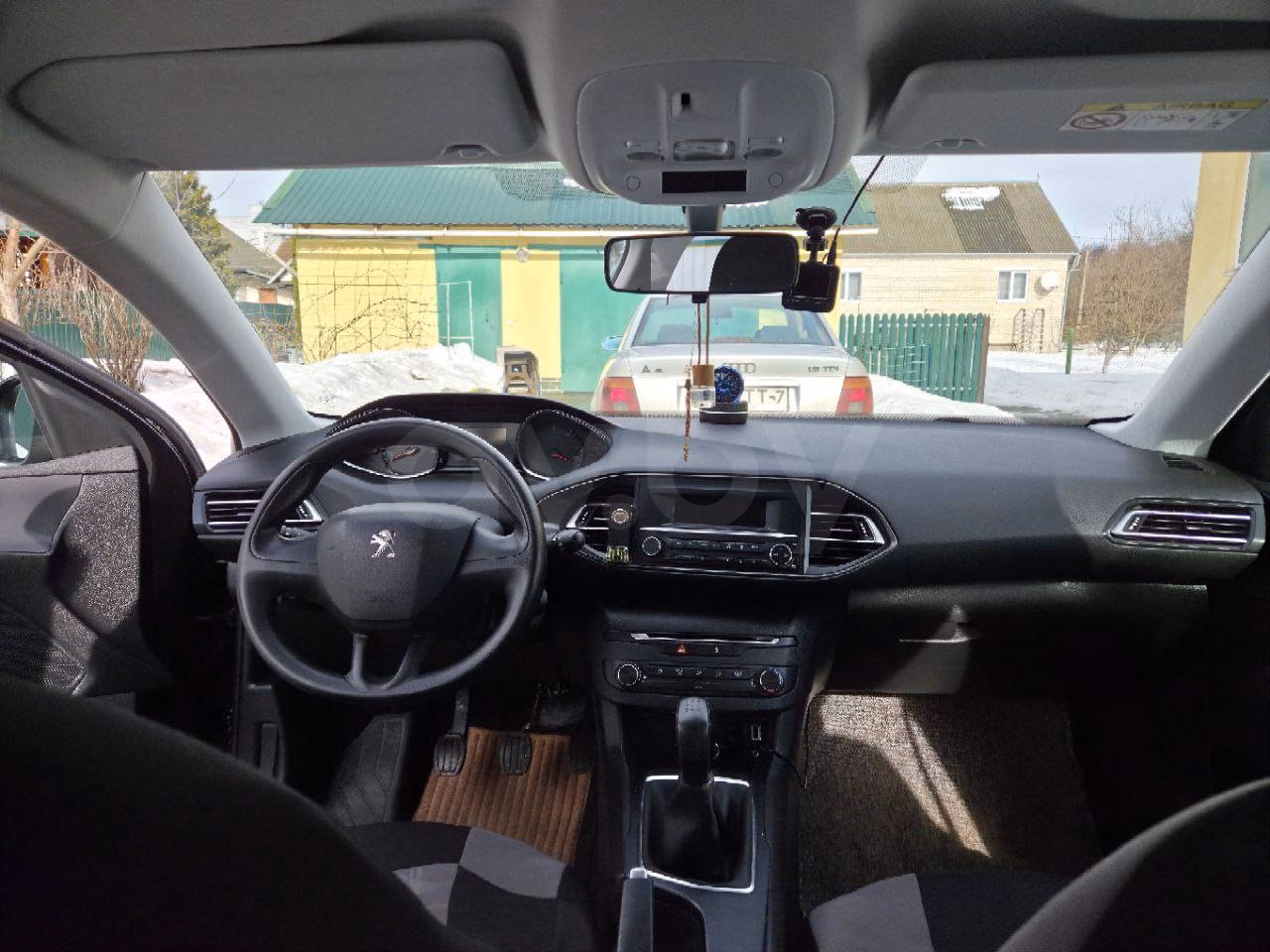 Peugeot 308 фото 10