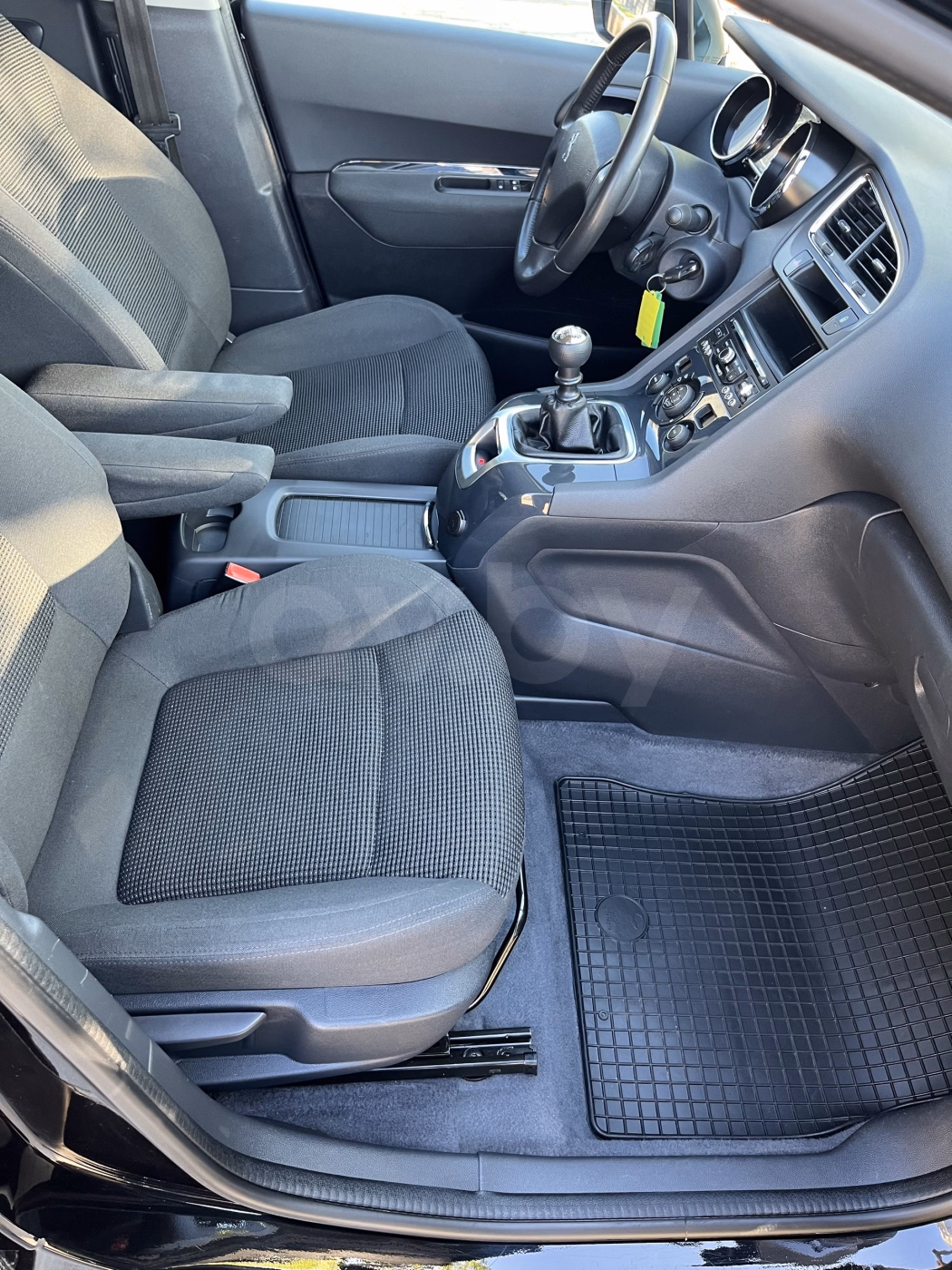 Peugeot 5008 фото 10