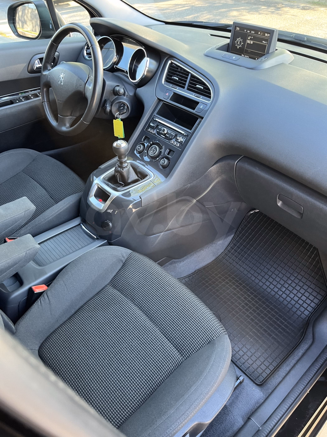 Peugeot 5008 фото 11