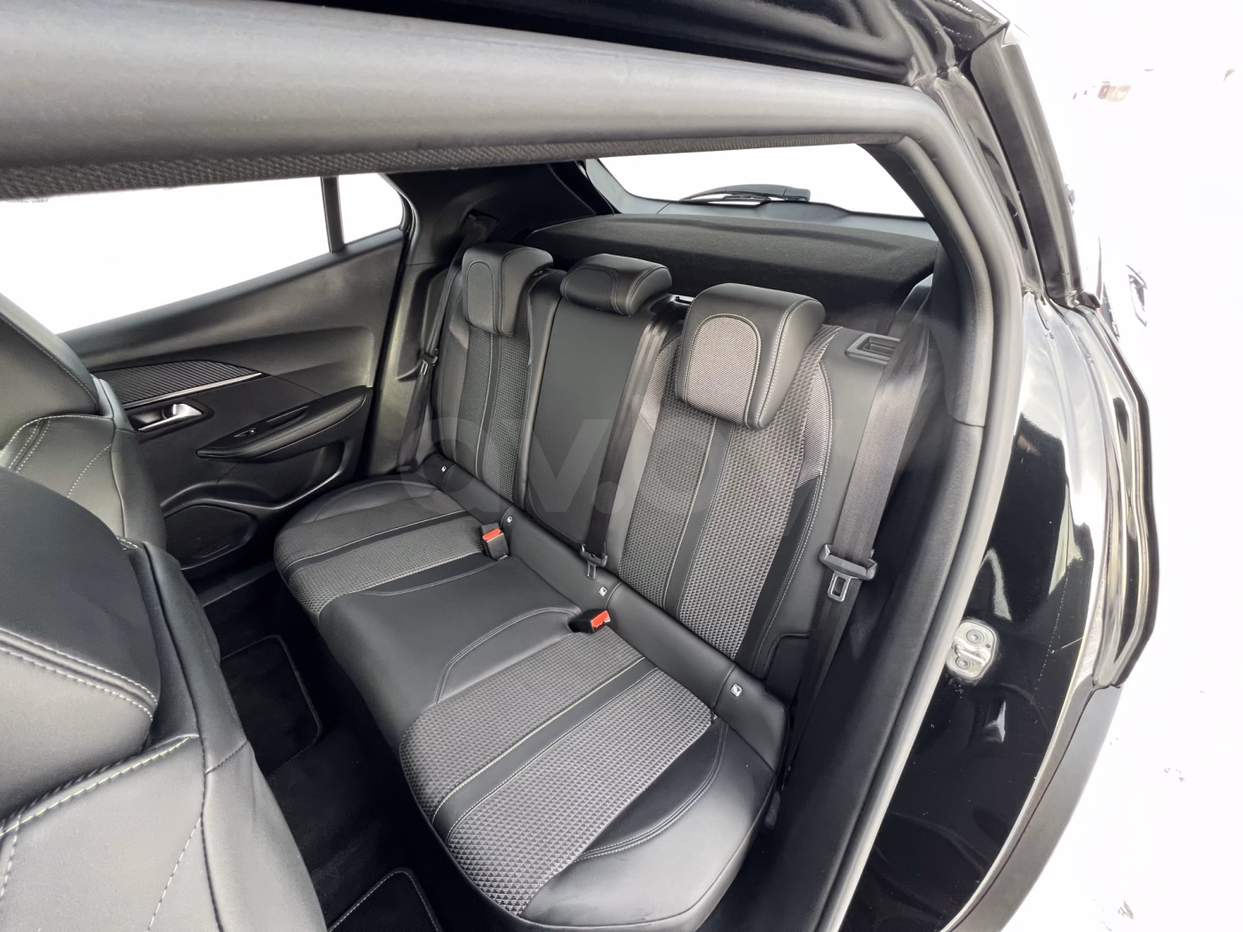 Peugeot 2008 фото 10