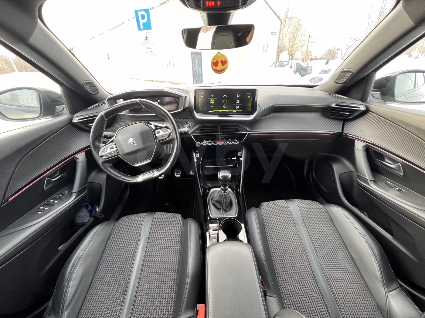 Peugeot 2008 фото 14