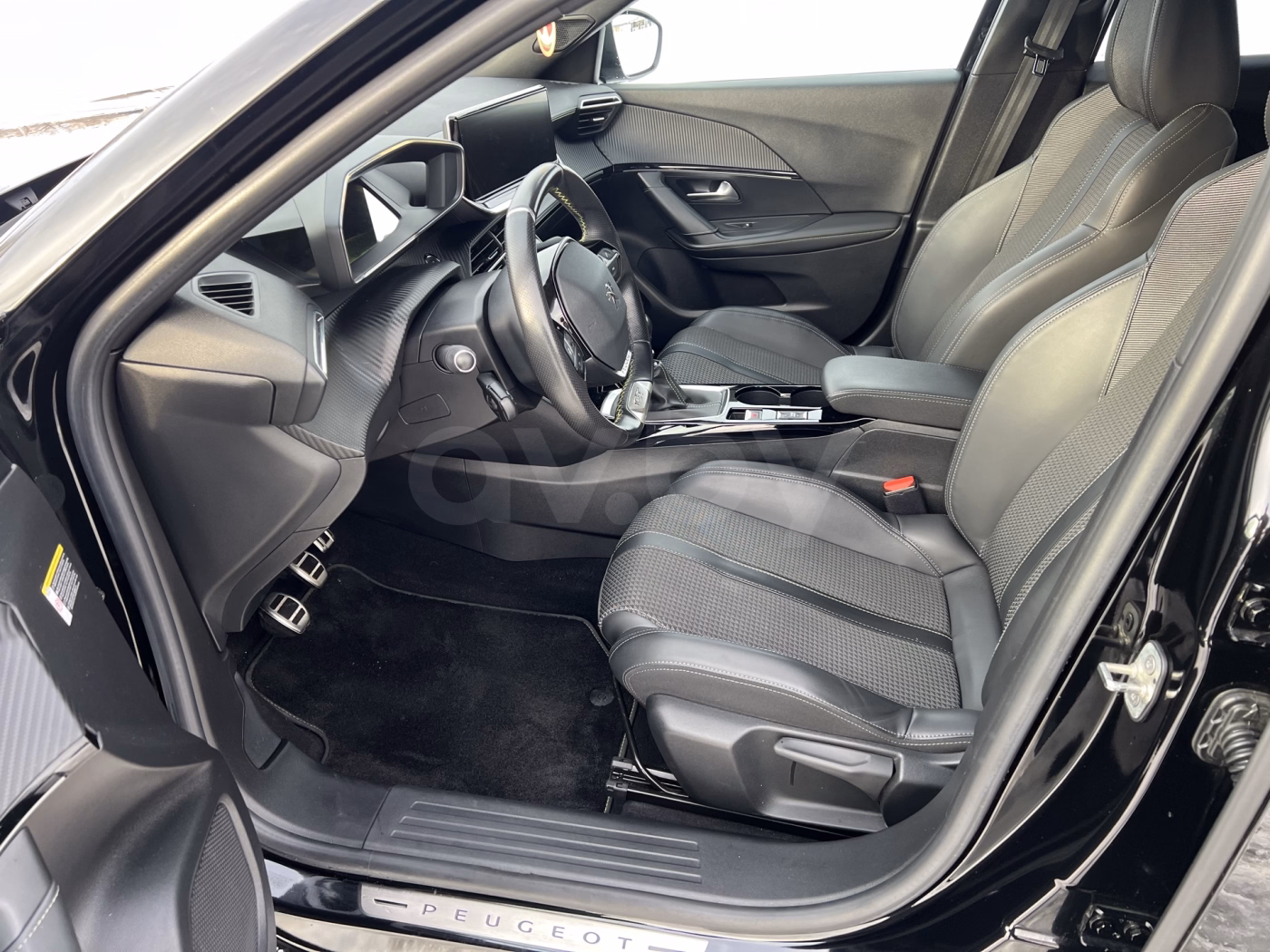 Peugeot 2008 фото 15