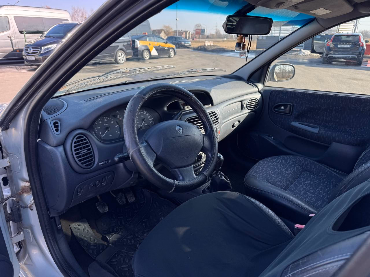 Renault Megane фото 9