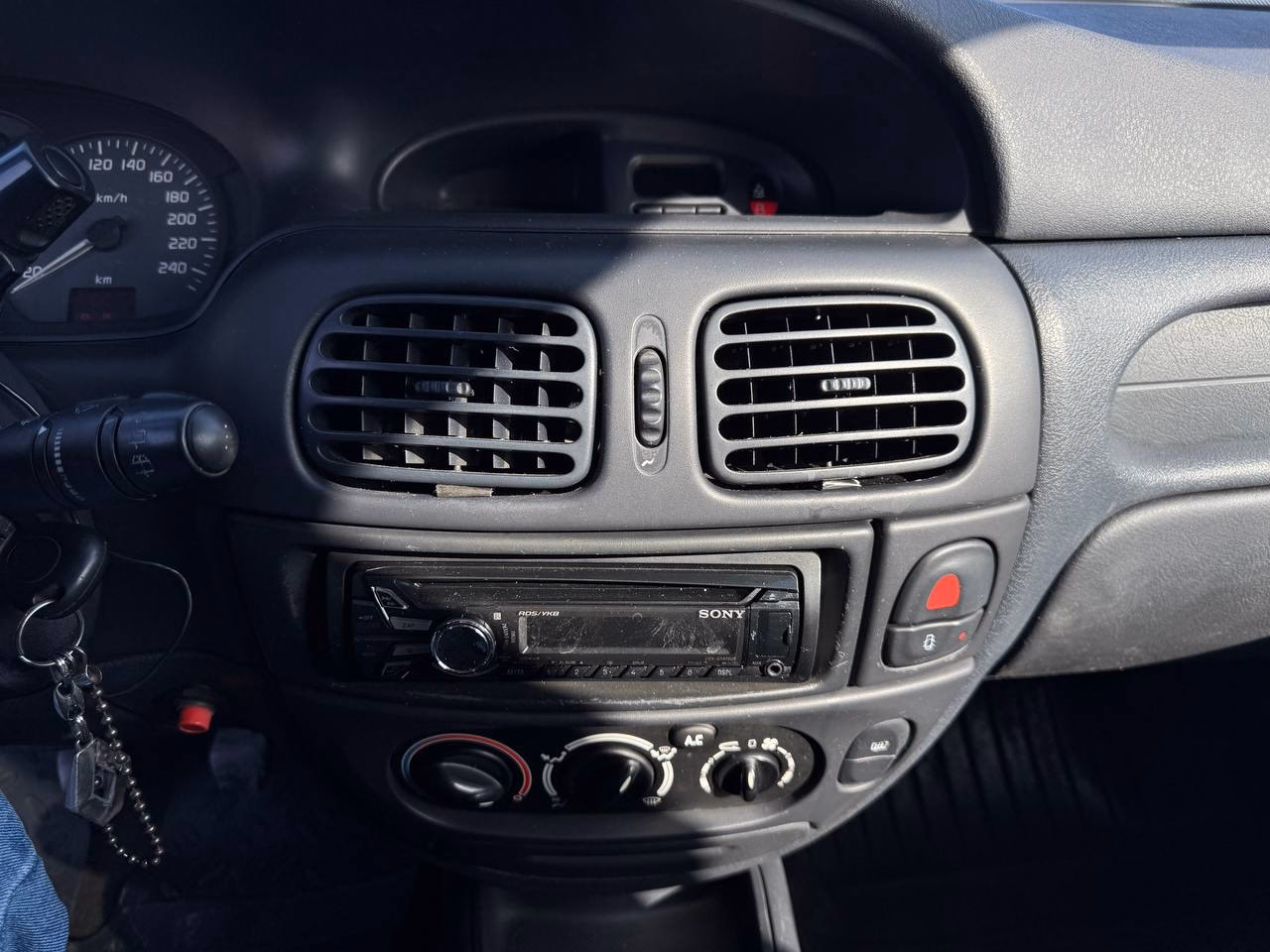 Renault Megane фото 12