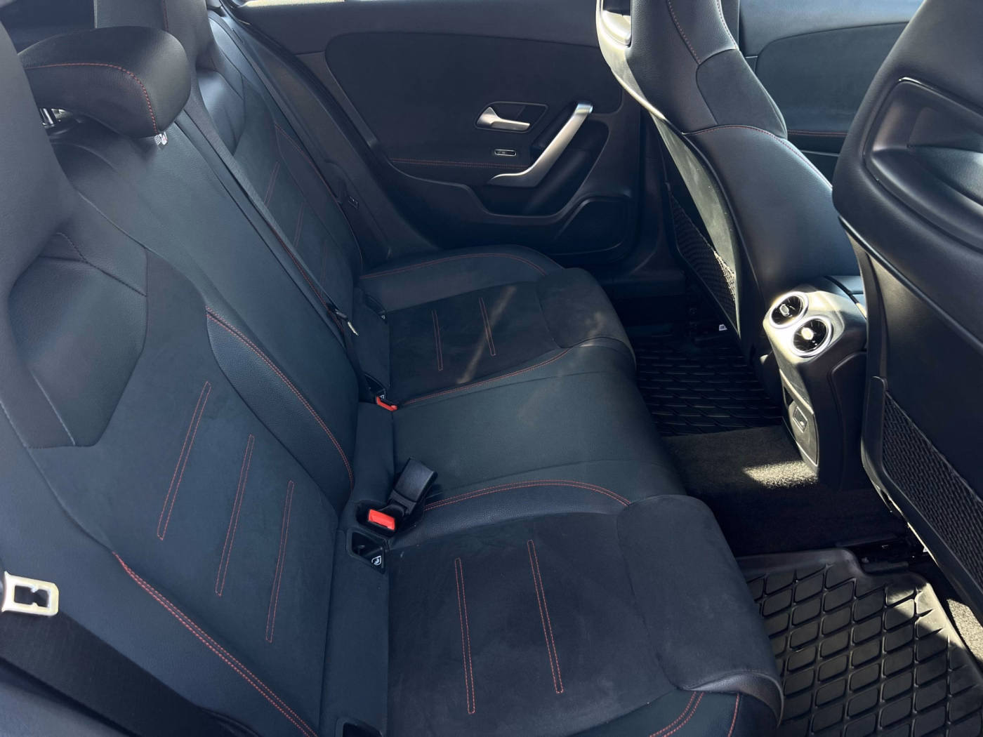 Mercedes-Benz A-Класс фото 18