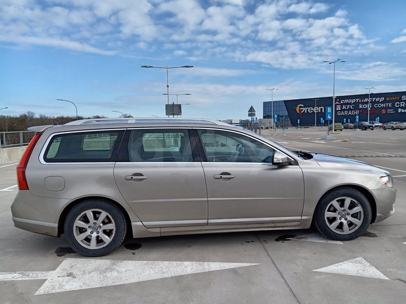 Volvo V70 фото 8