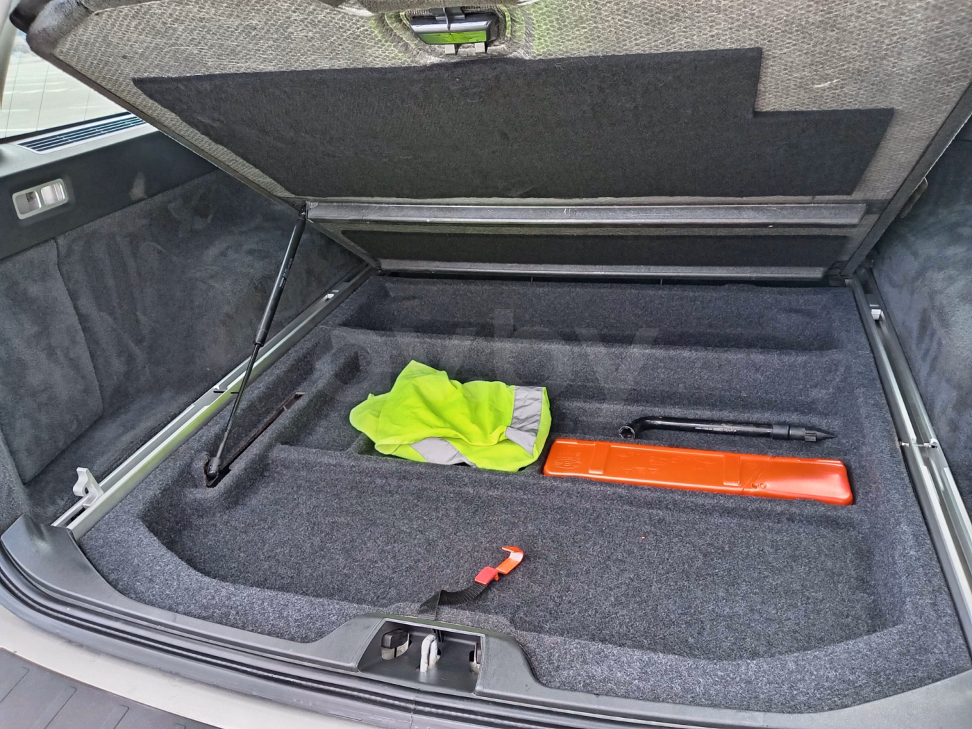 Volvo V70 фото 15