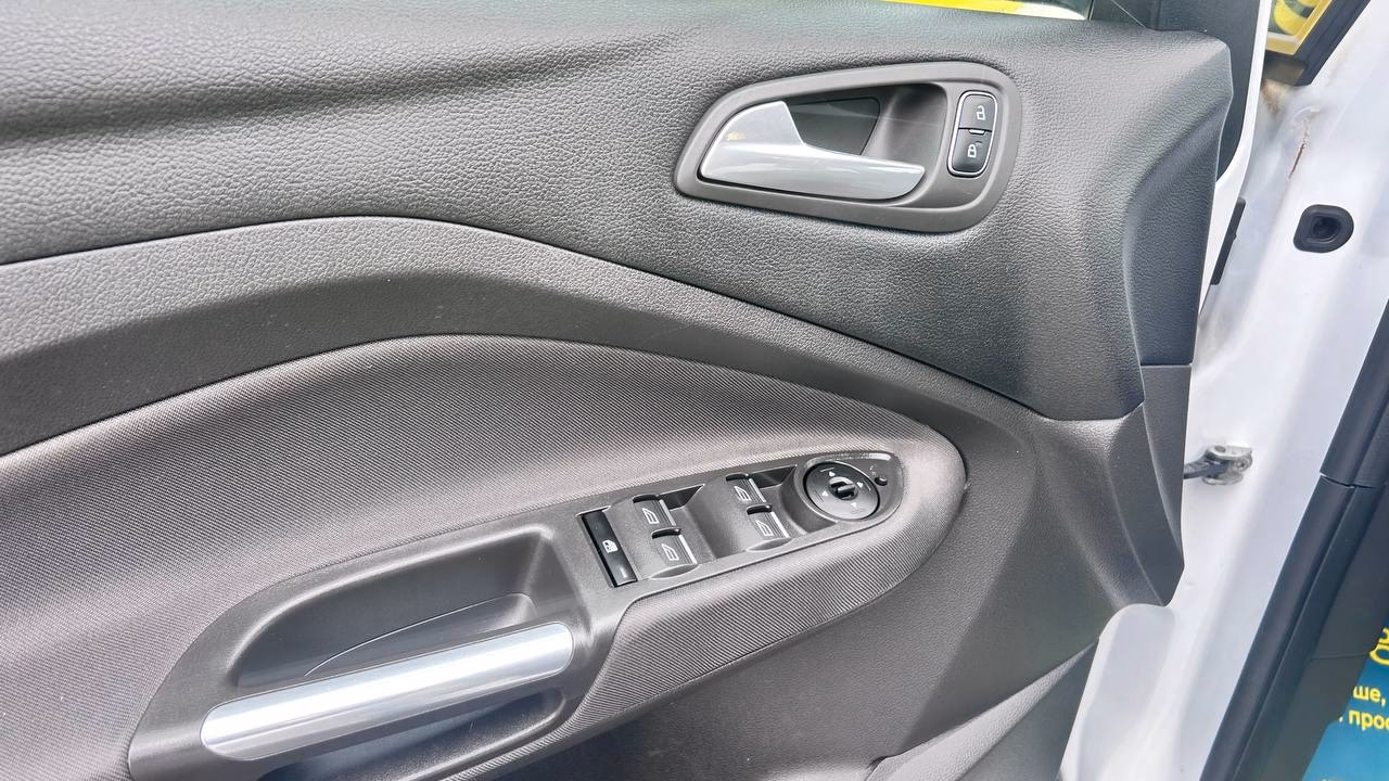 Ford C-MAX фото 10