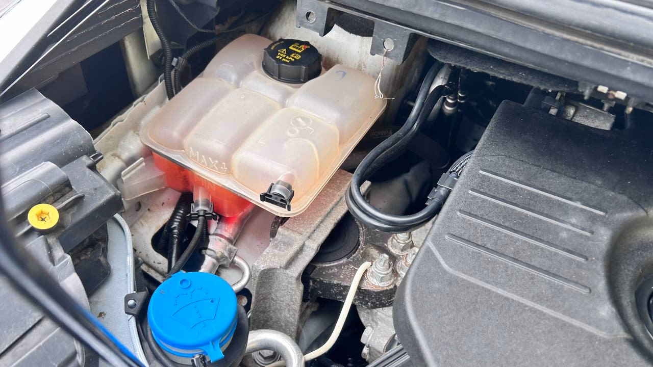 Ford C-MAX фото 28