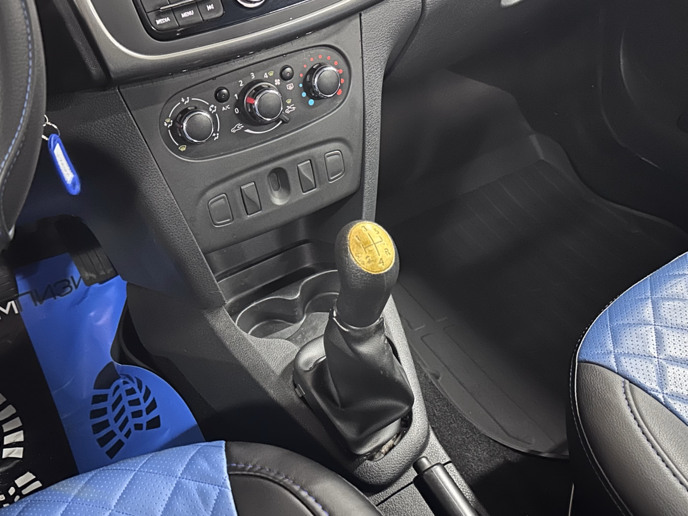 Renault Logan Stepway фото 14