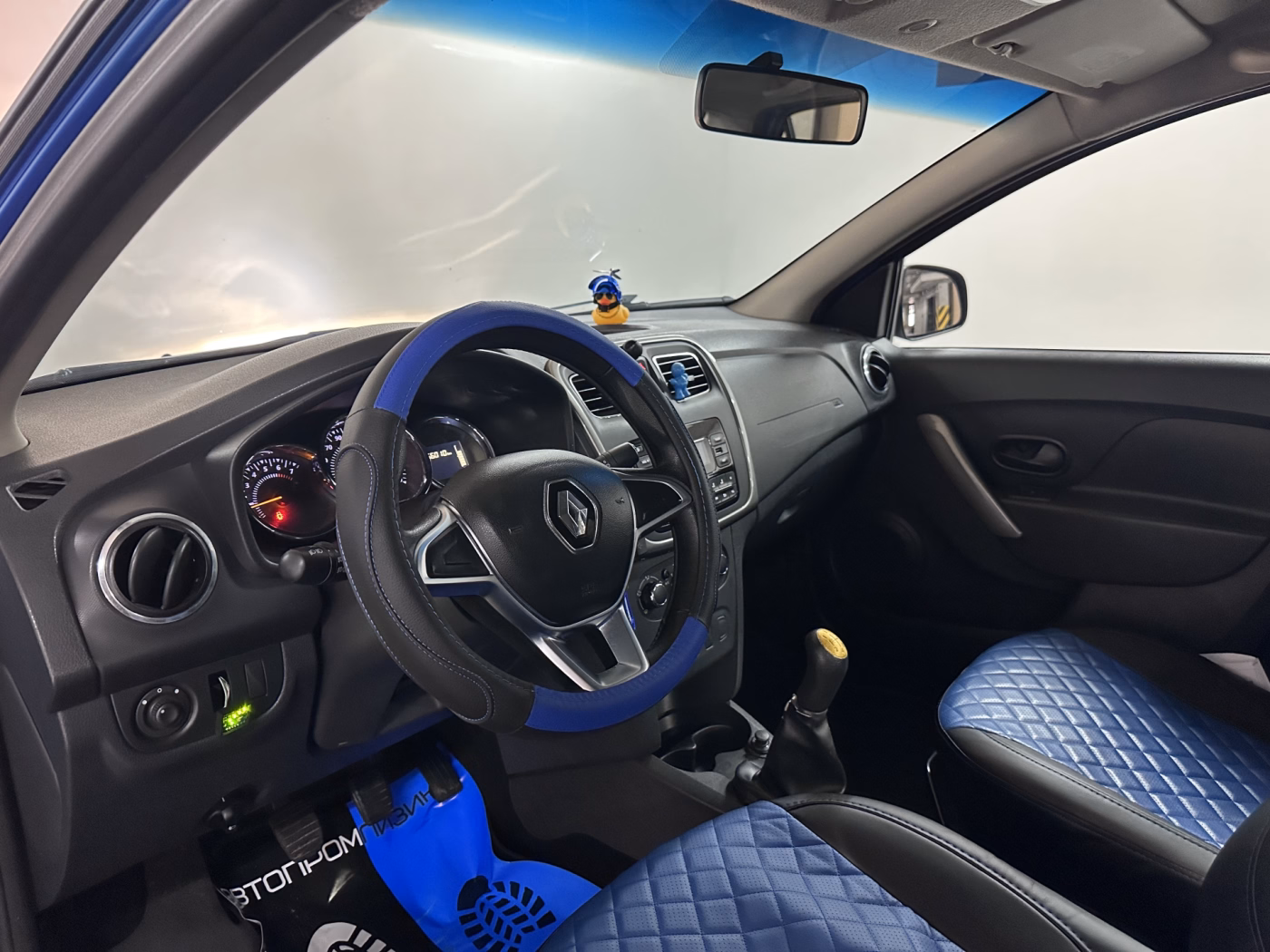 Renault Logan Stepway фото 7