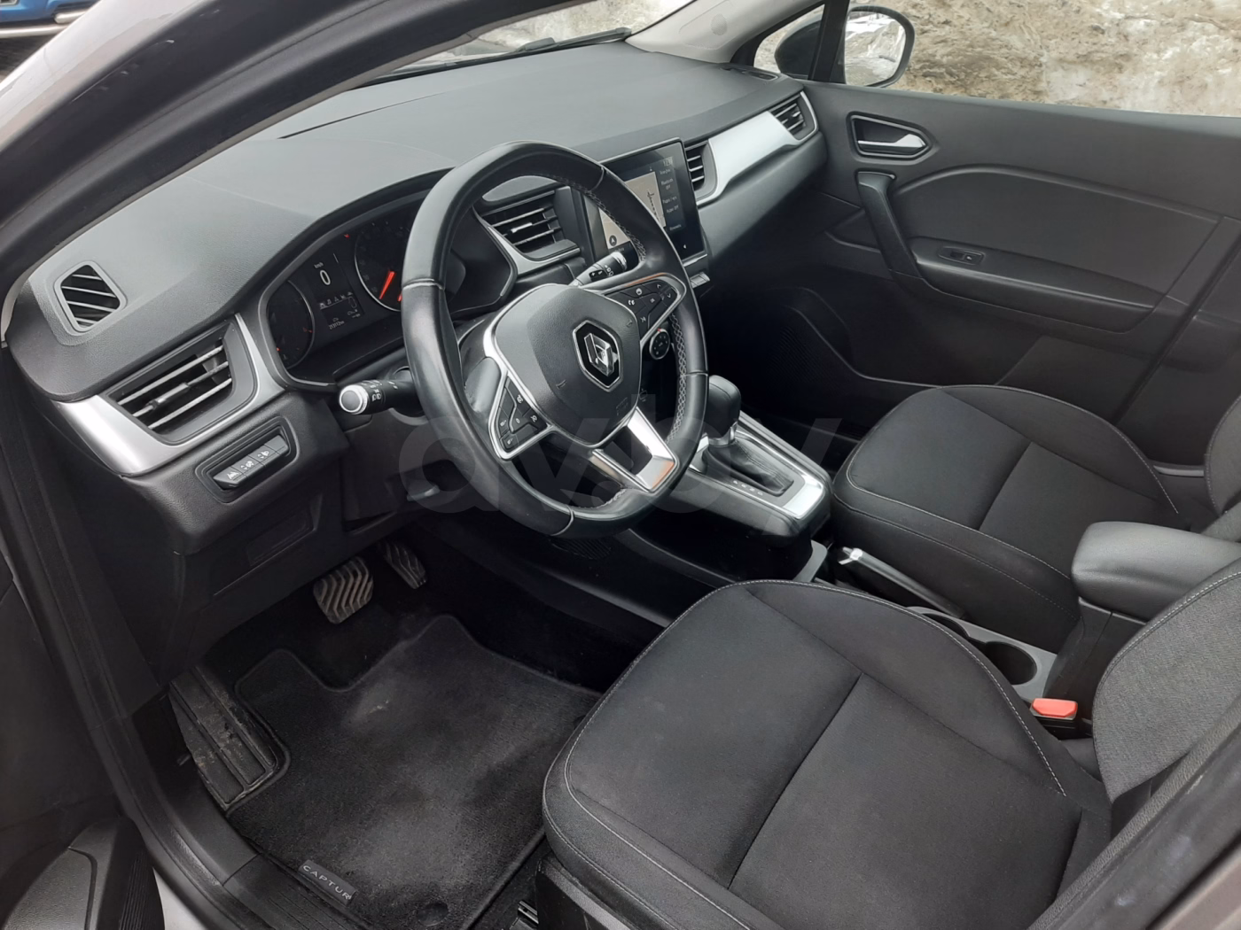Renault Captur фото 13