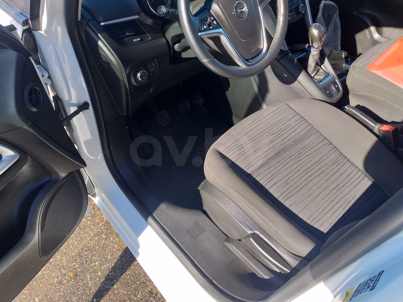 Opel Zafira фото 8