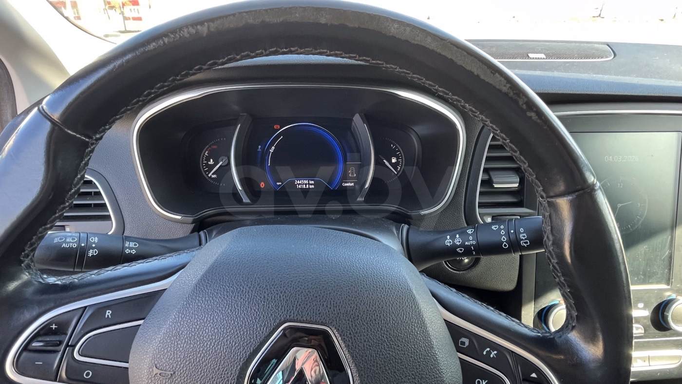 Renault Megane фото 11