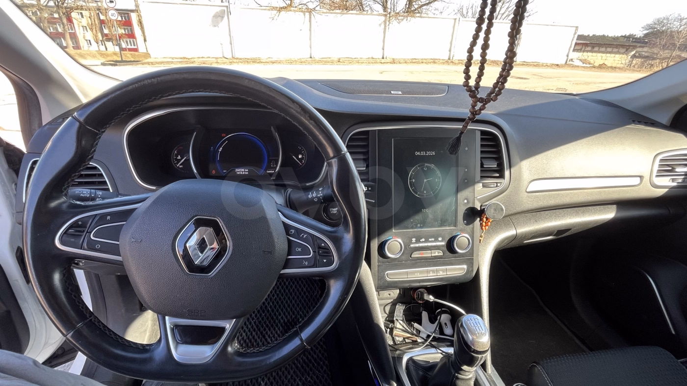 Renault Megane фото 12