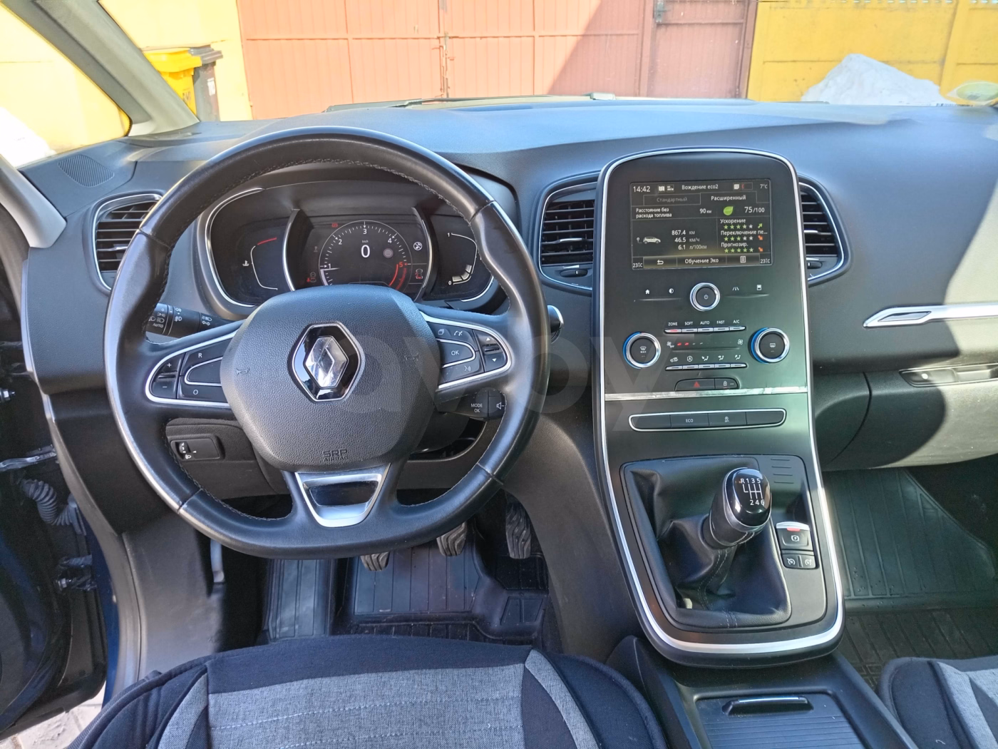 Renault Scenic фото 6