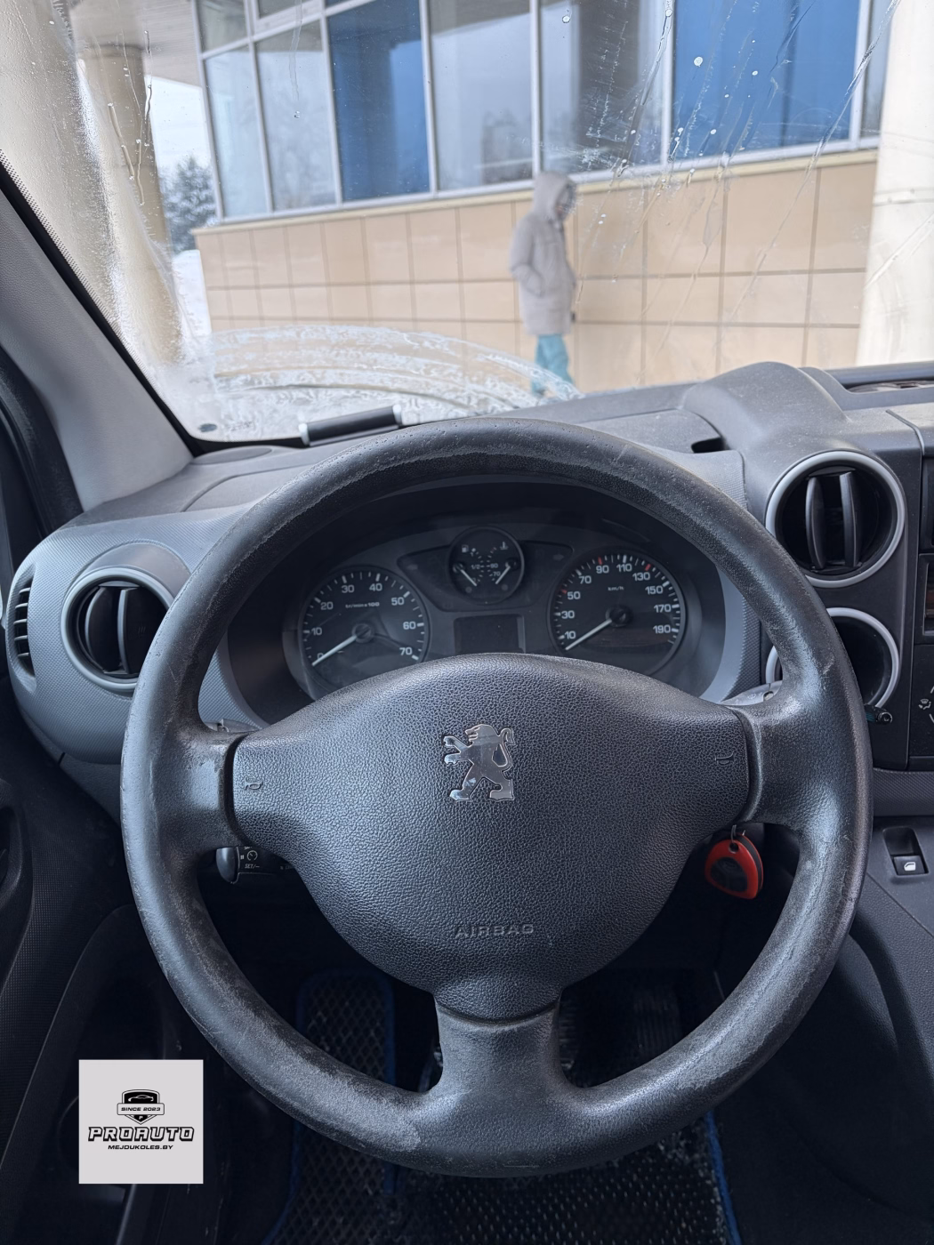Peugeot Partner фото 7