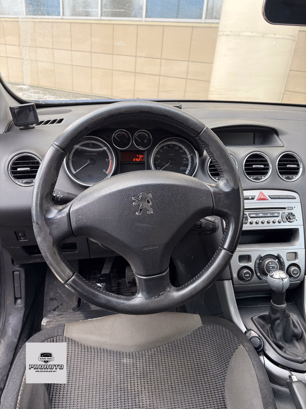 Peugeot 308 фото 7