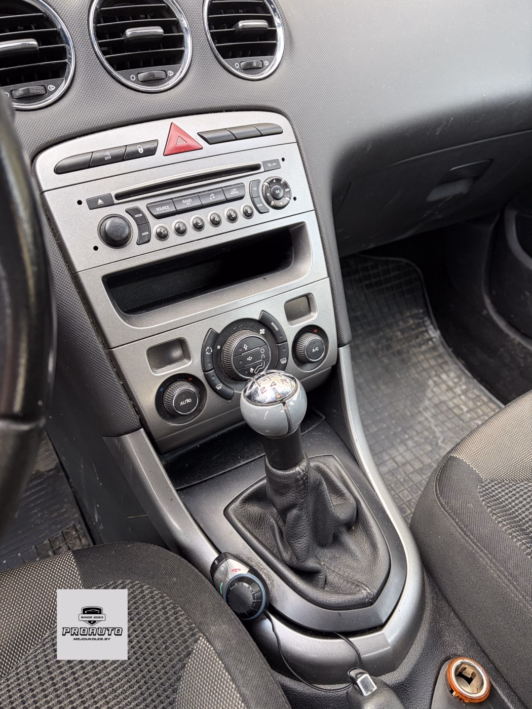 Peugeot 308 фото 10