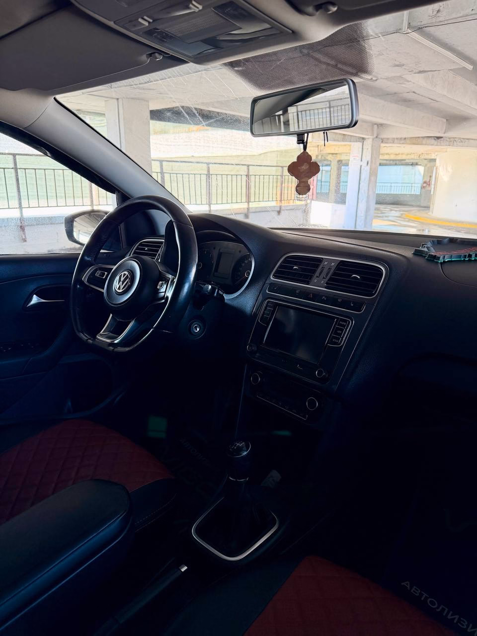 Volkswagen Polo Sedan фото 11