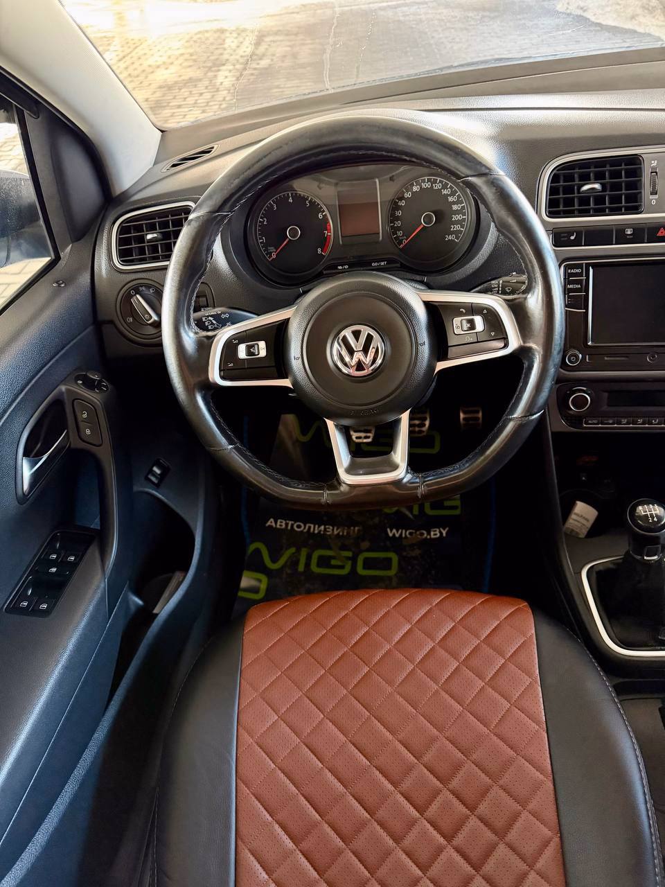 Volkswagen Polo Sedan фото 14