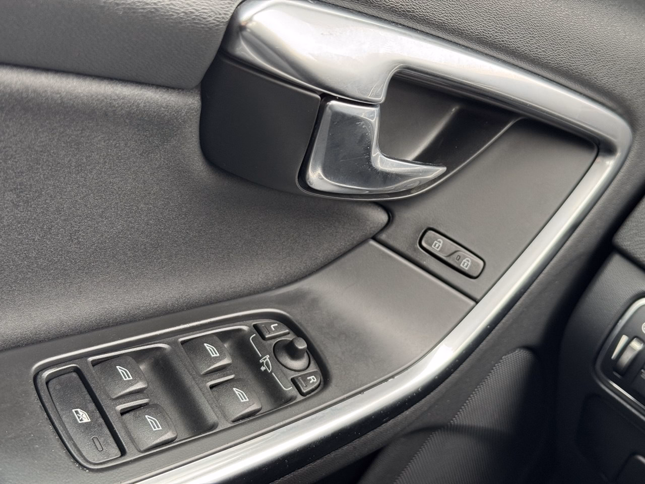 Volvo V60 фото 13