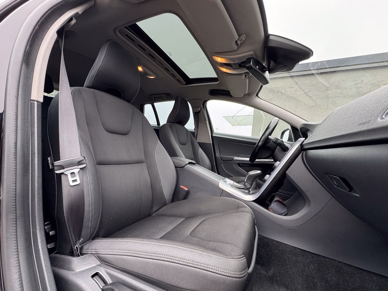 Volvo V60 фото 10
