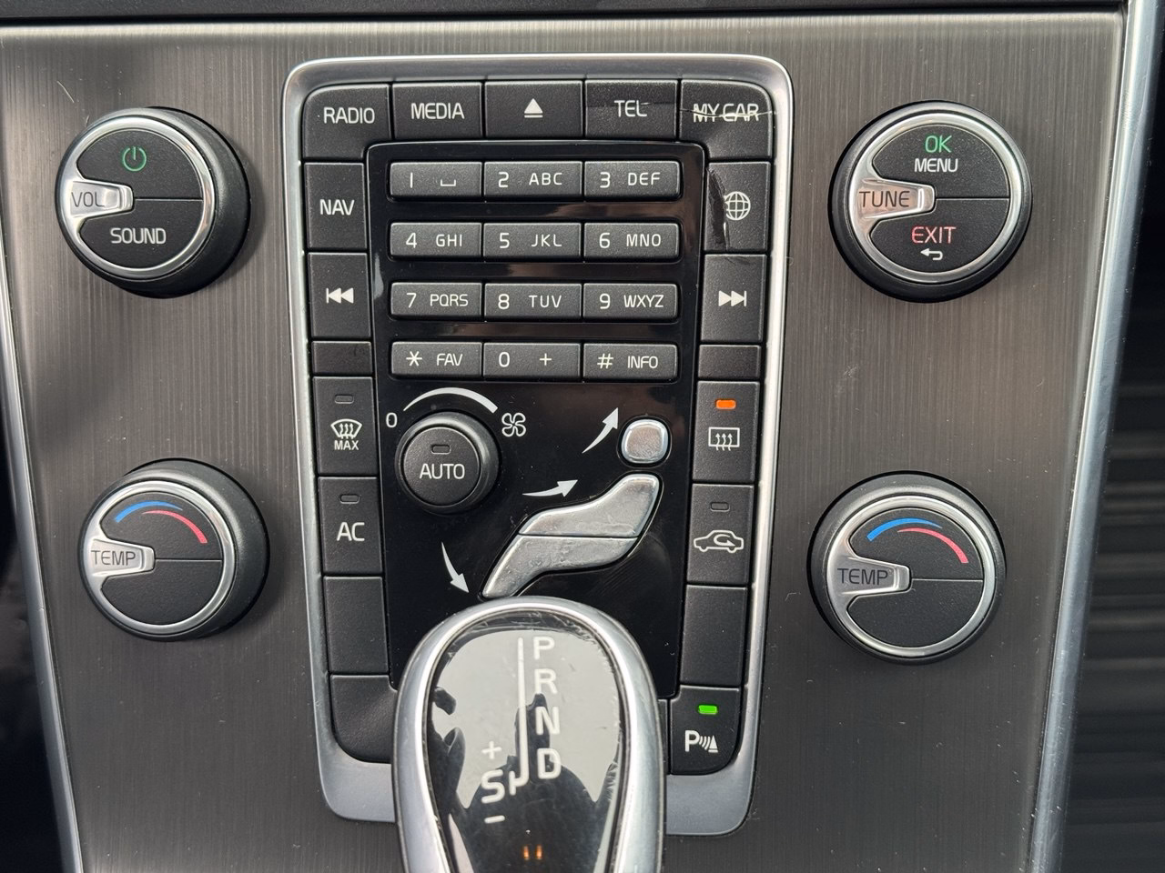 Volvo V60 фото 16