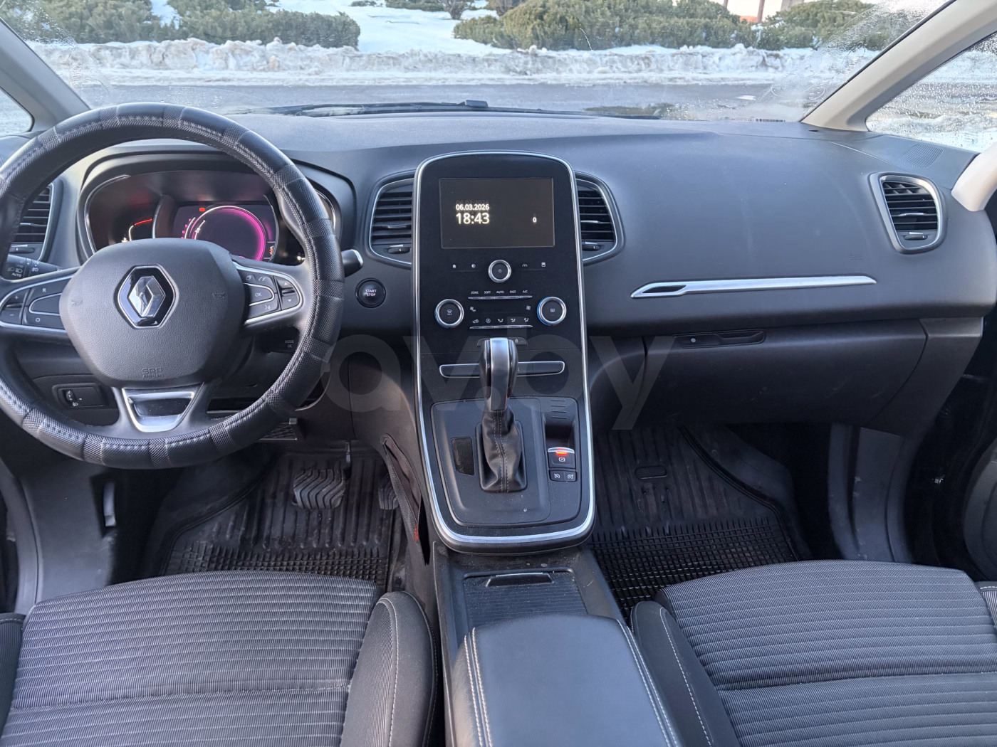 Renault Grand Scenic фото 9