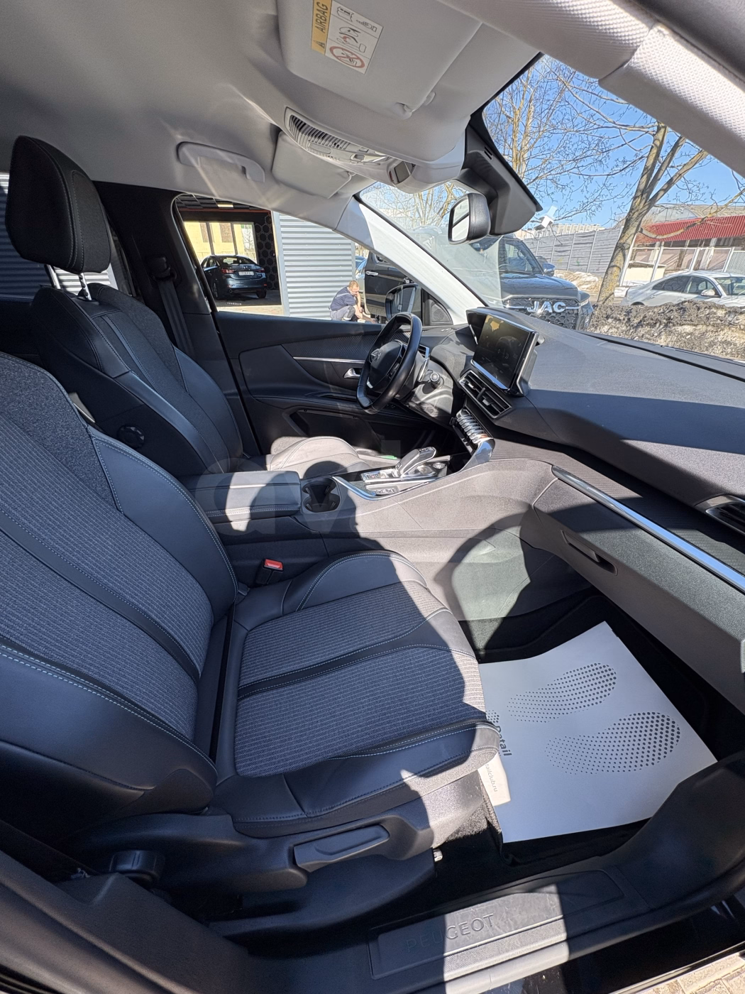 Peugeot 5008 фото 15
