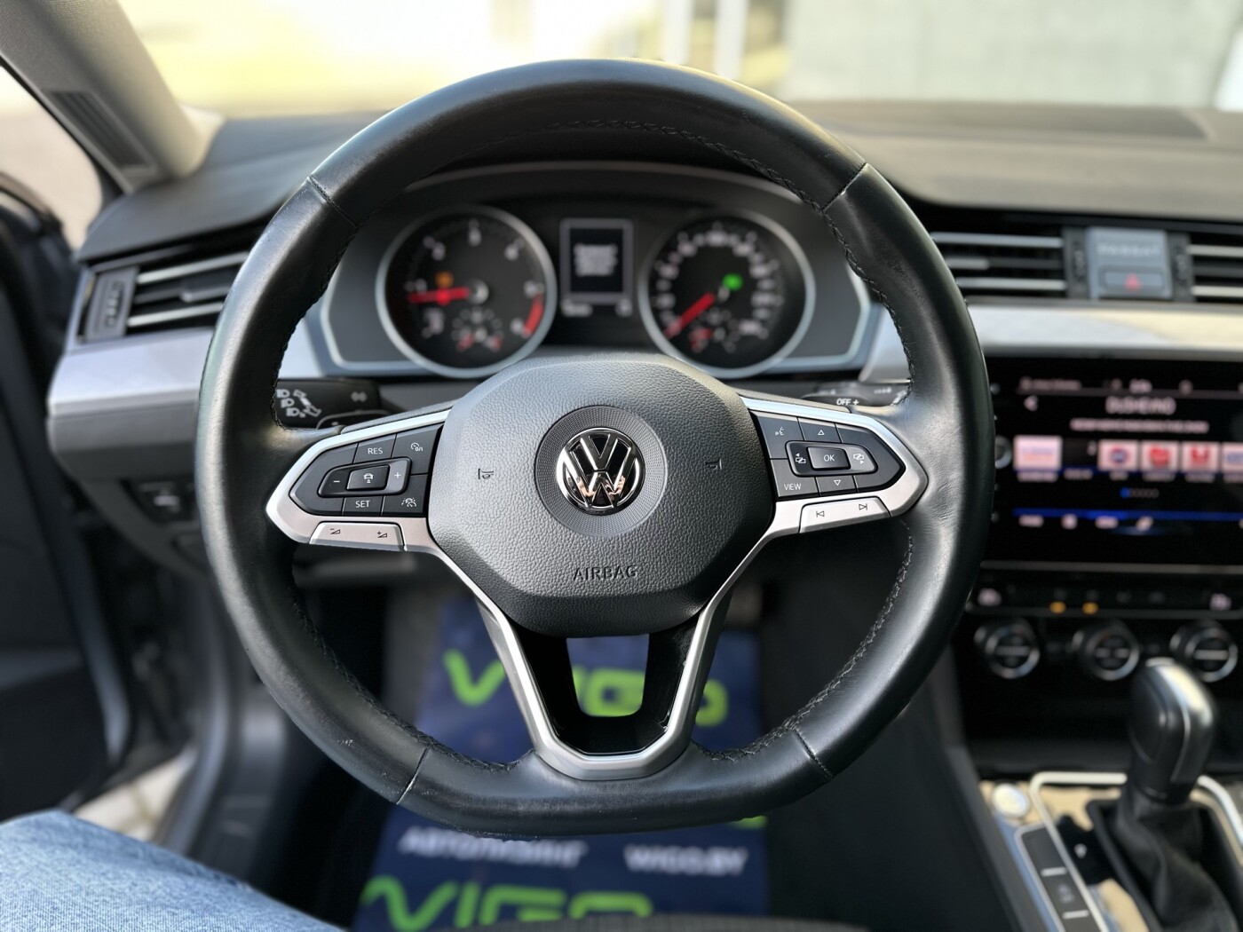 Volkswagen Passat фото 23