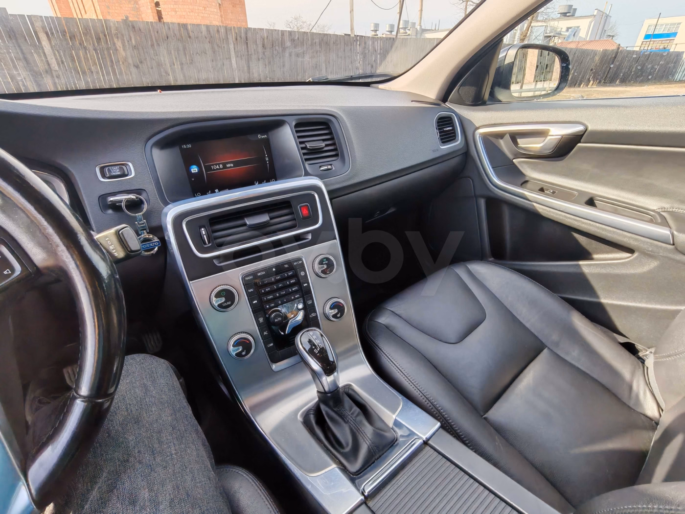 Volvo S60 фото 10