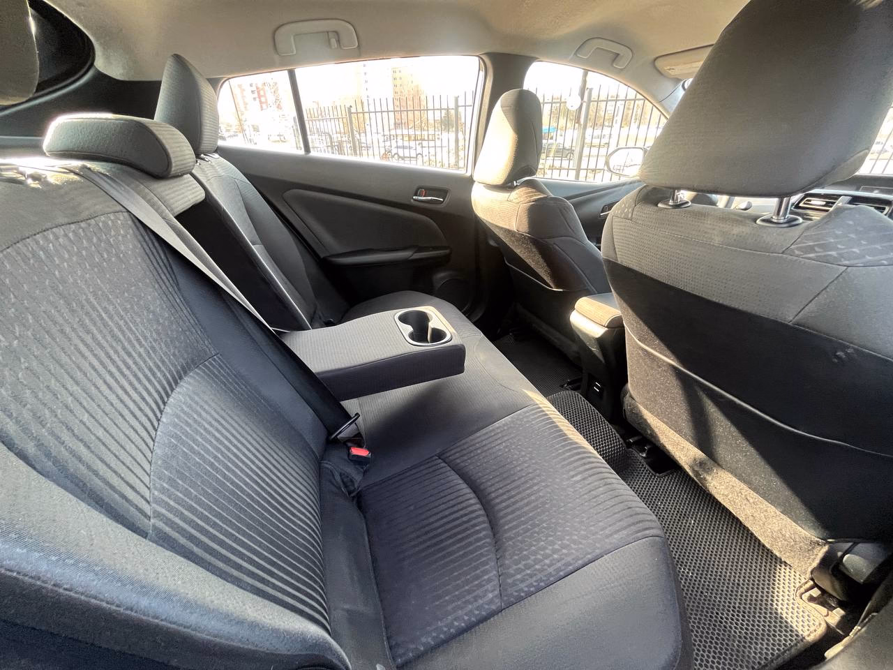 Toyota Prius фото 12