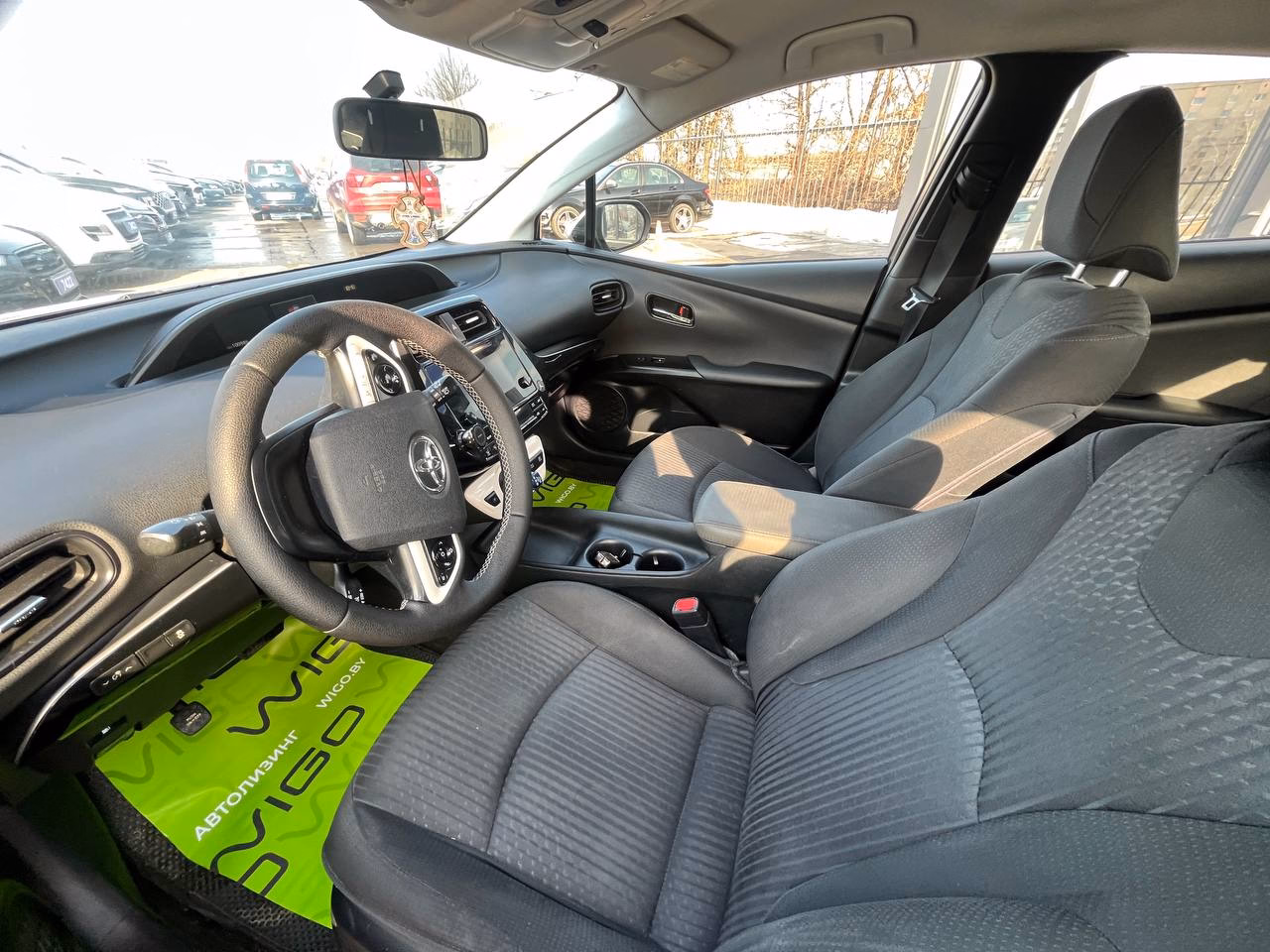 Toyota Prius фото 9
