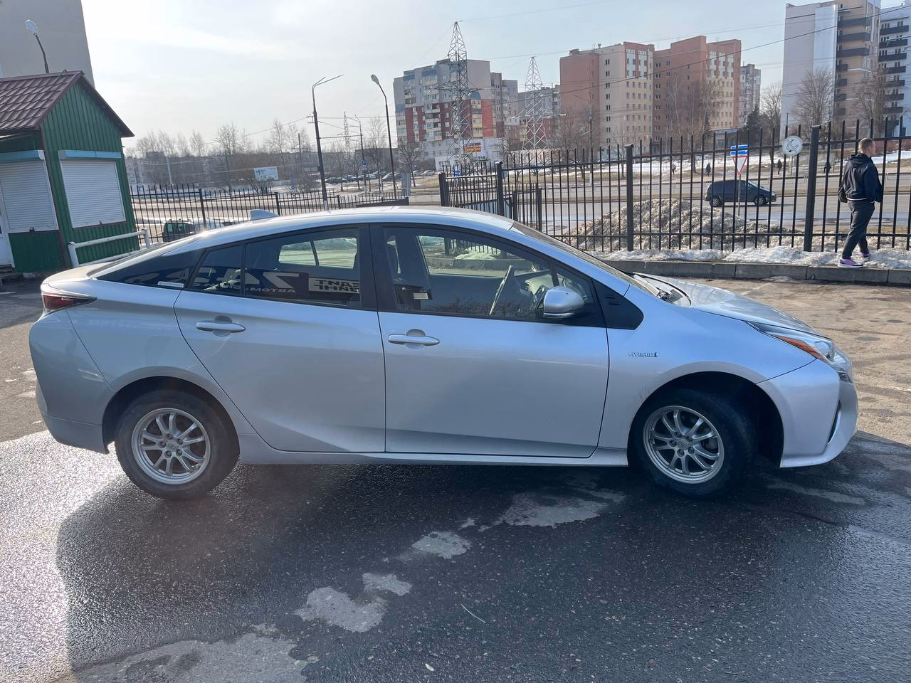 Toyota Prius фото 4