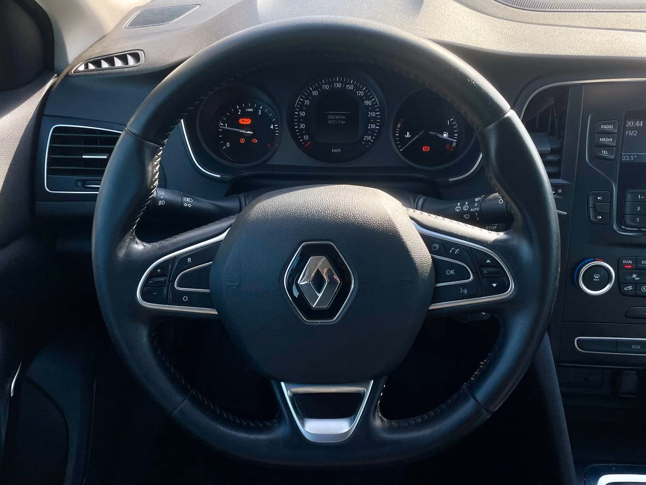 Renault Megane фото 10