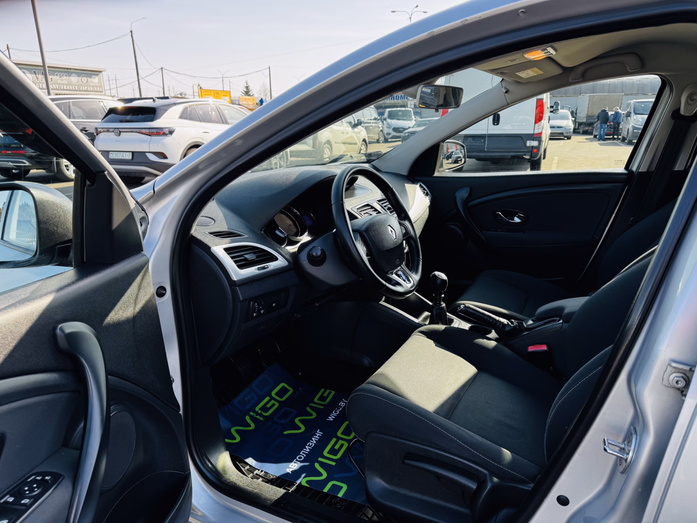 Renault Megane фото 11