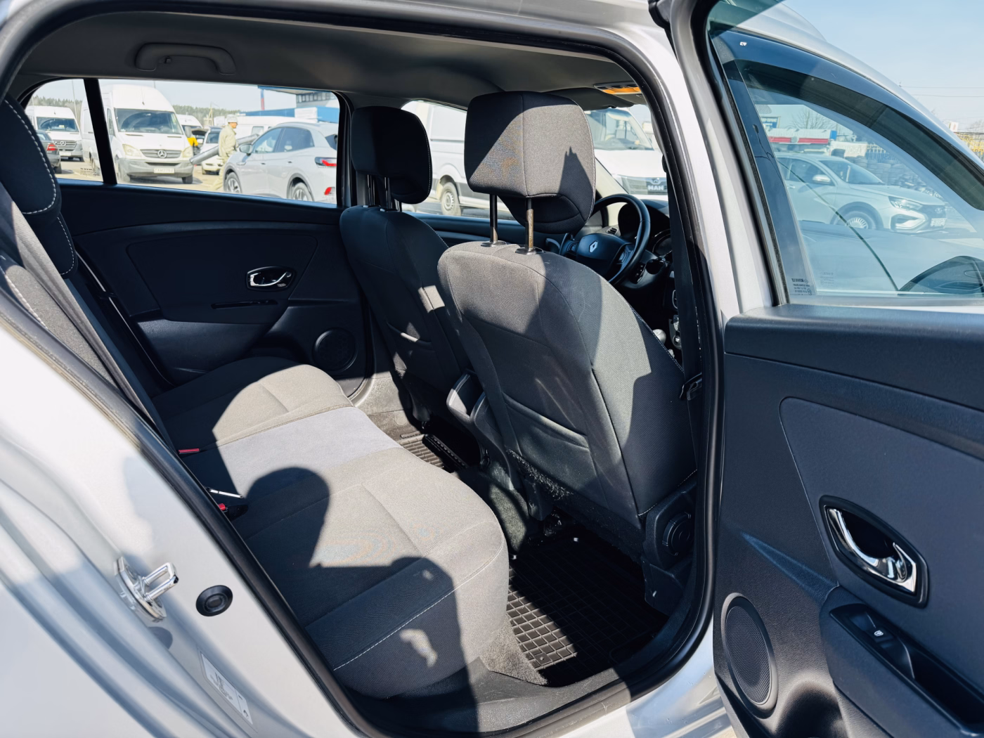 Renault Megane фото 9