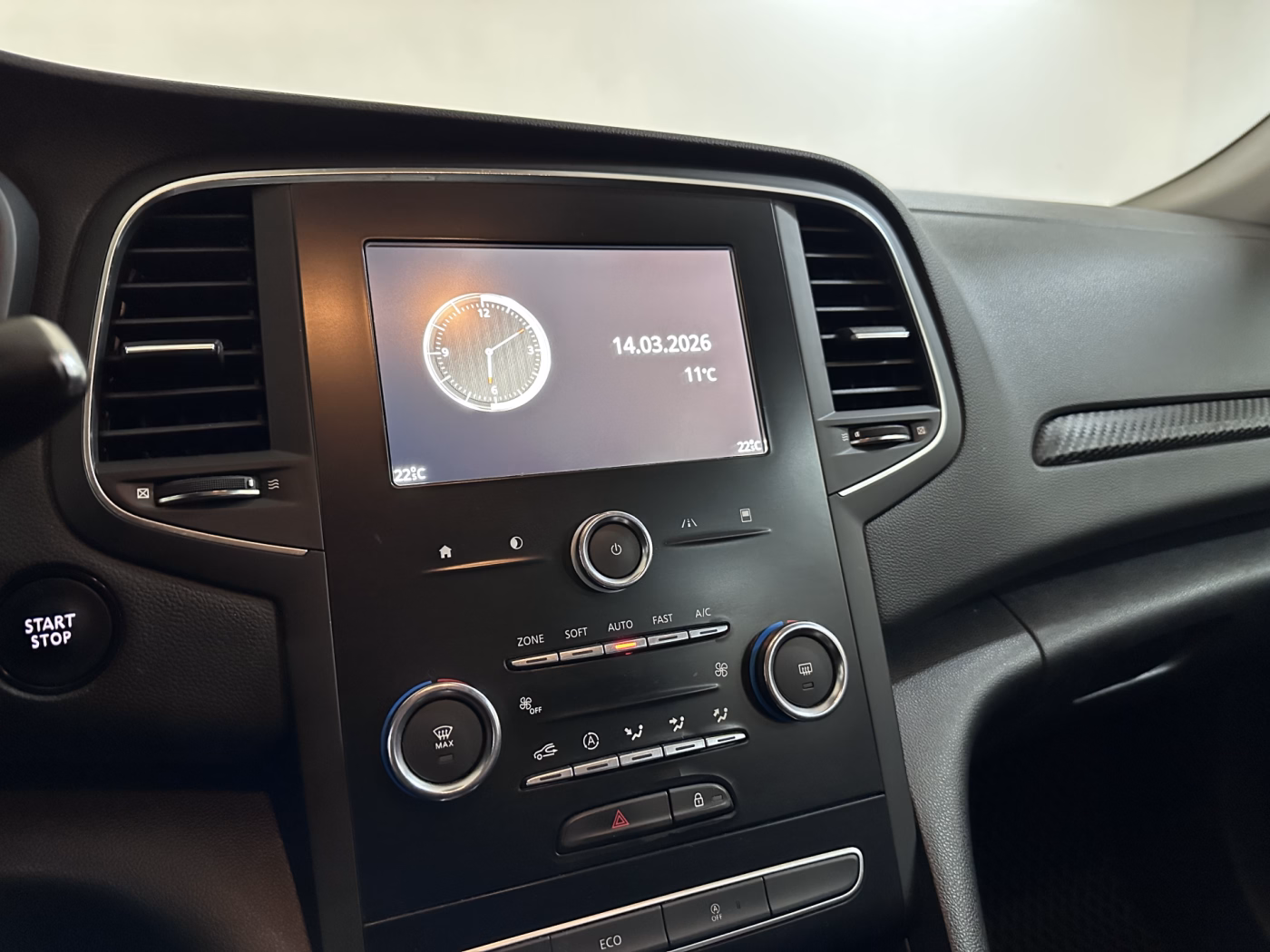 Renault Megane фото 11