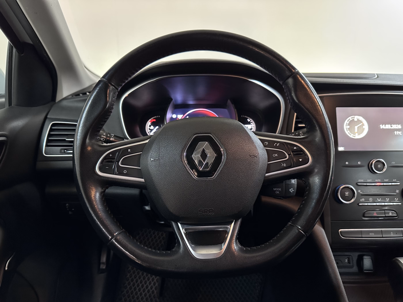 Renault Megane фото 12