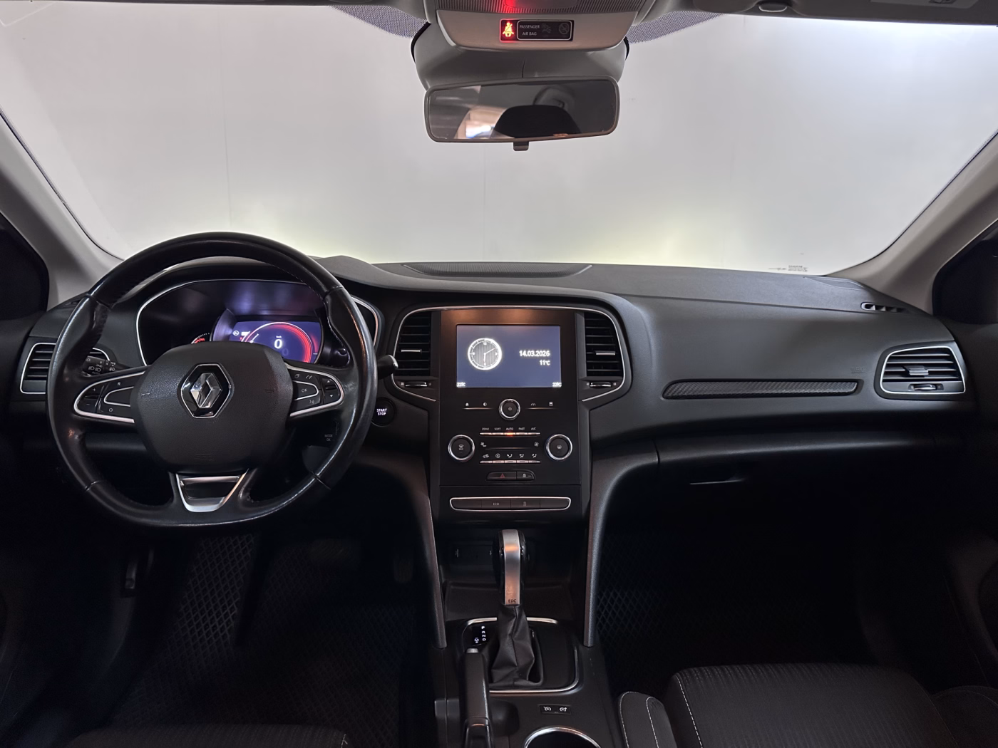 Renault Megane фото 10
