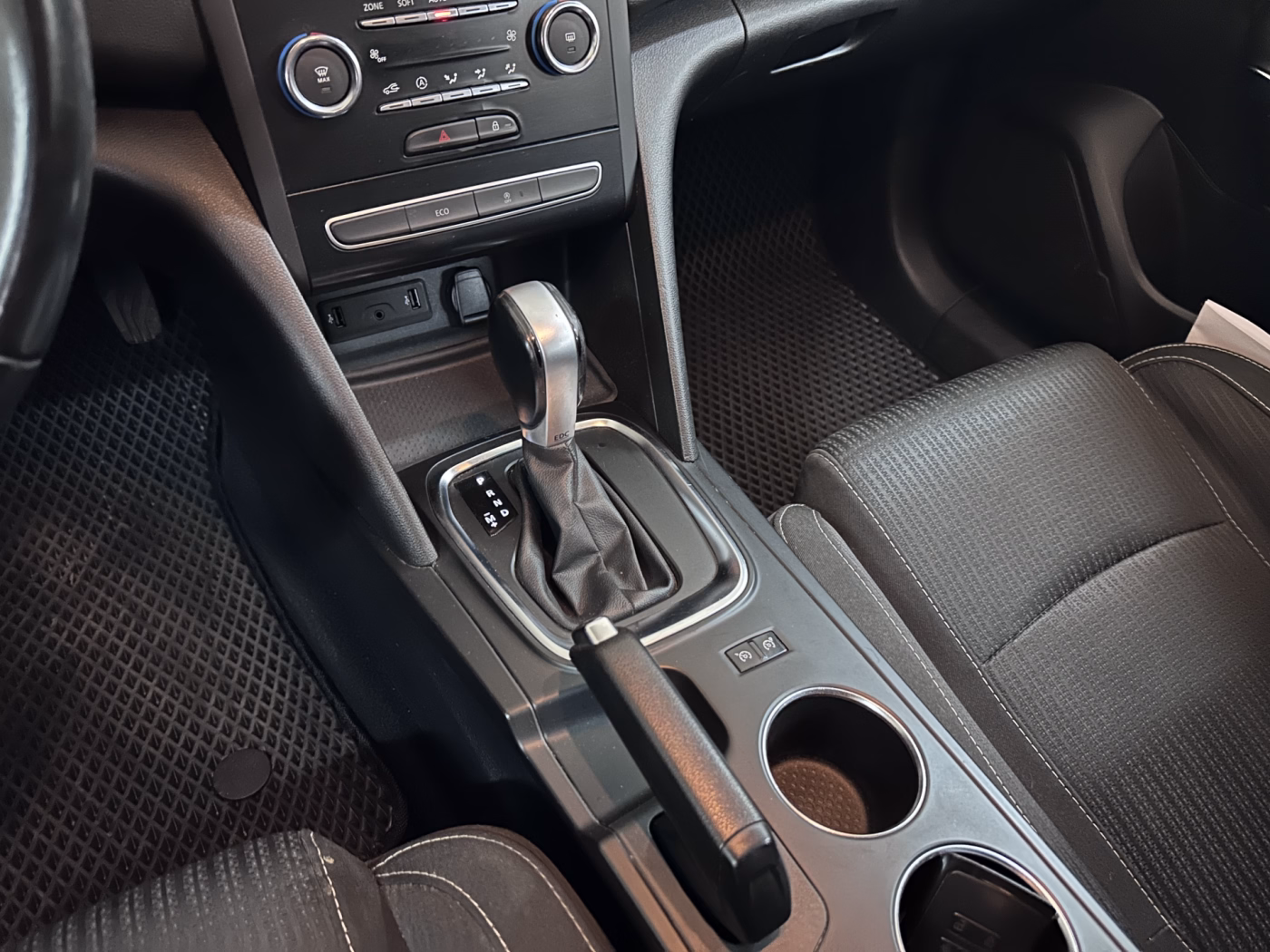 Renault Megane фото 13