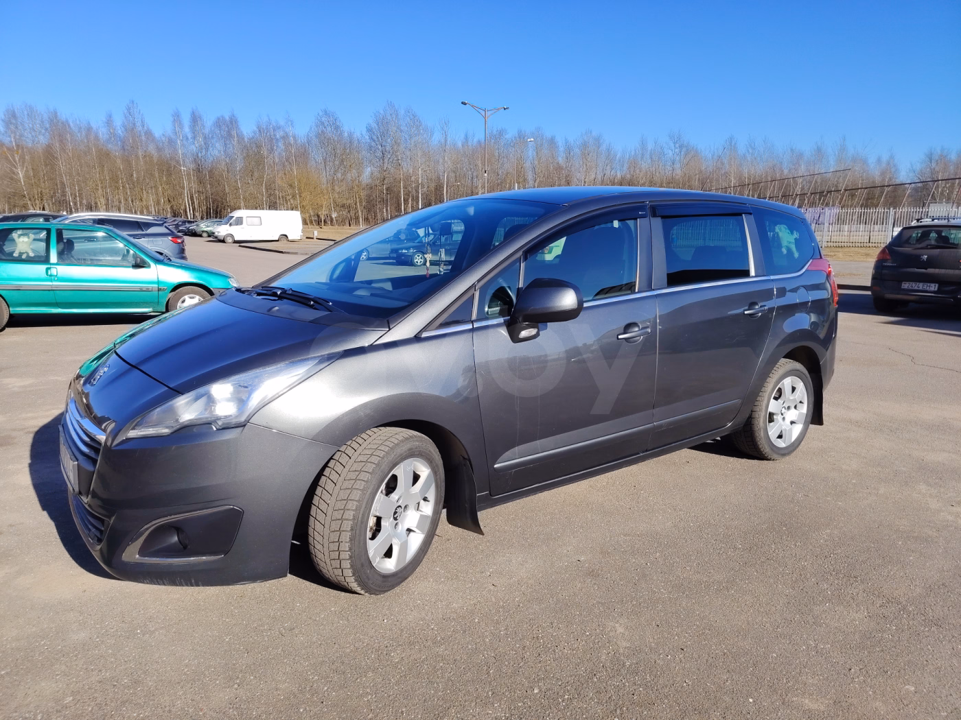 Peugeot 5008 фото 3