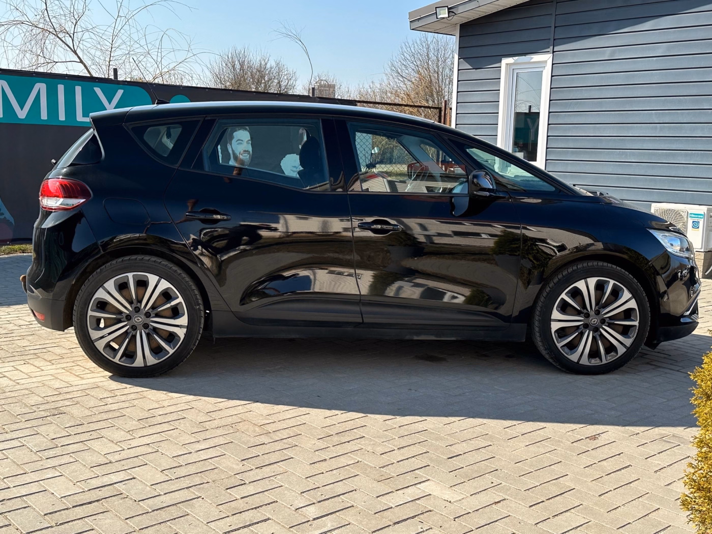 Renault Scenic фото 10